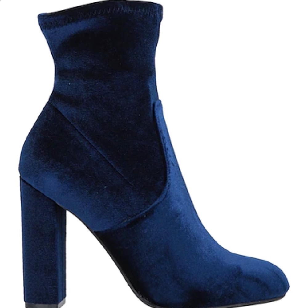 Steve Madden Blue Velvet Sock booties size 7.5